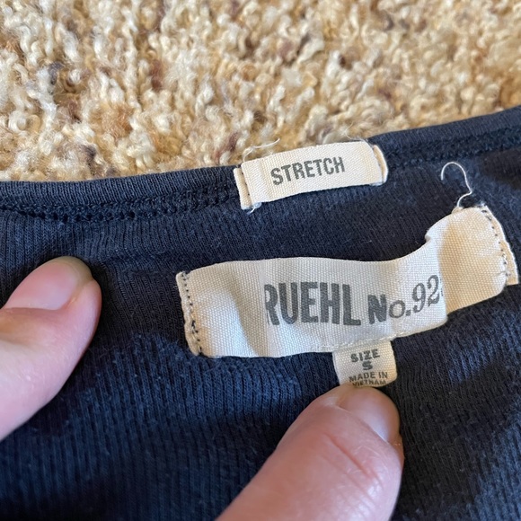 2 Ruehl tank tops - Picture 3 of 6